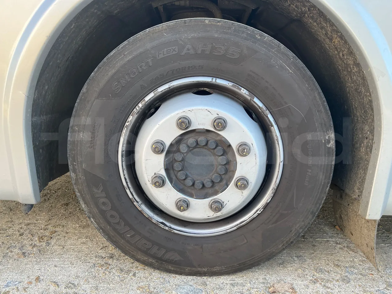 Temsa MD9 A VAR A3C - Euro5 - 184kW - 9.480mt - front left tire measurements