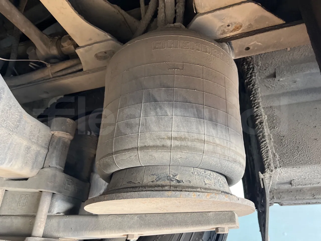 ISUZU Novo Novo Ultra/ Euro 5 - 140 Kw - 7,305 Mt - axel 2 air springs 1 right
