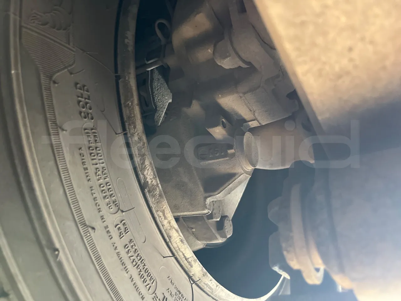 ISUZU Novo Novo Ultra/ Euro 5 - 140 Kw - 7,305 Mt - axle 2 caliper brakes right