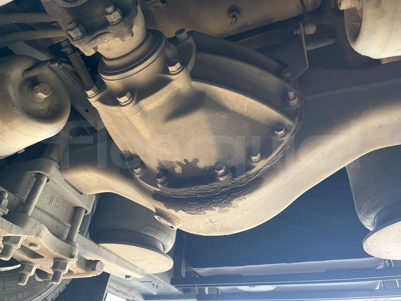 ISUZU Novo Novo Ultra/ Euro 5 - 140 Kw - 7,305 Mt - differential photo