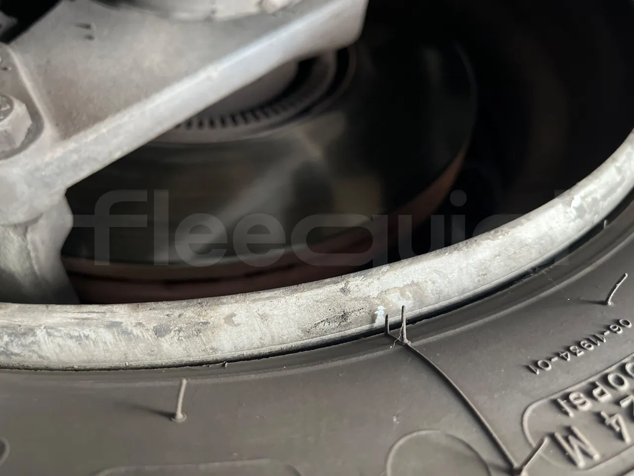 ISUZU Novo Novo Ultra/ Euro 5 - 140 Kw - 7,305 Mt - axle 2 discs right