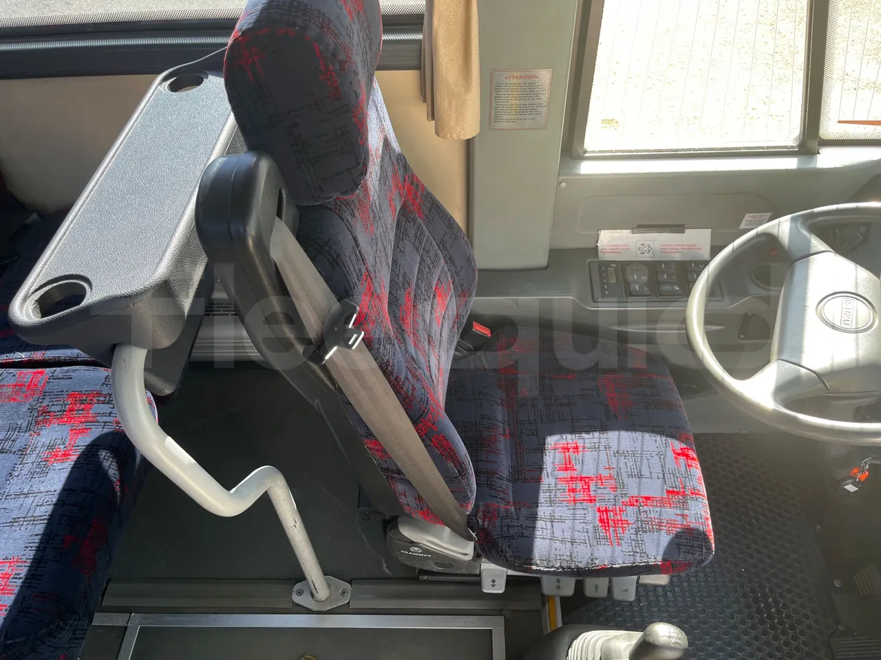 ISUZU Novo Novo Ultra/ Euro 5 - 140 Kw - 7,305 Mt - driver's seat photo (mandatory for bus to scrap)