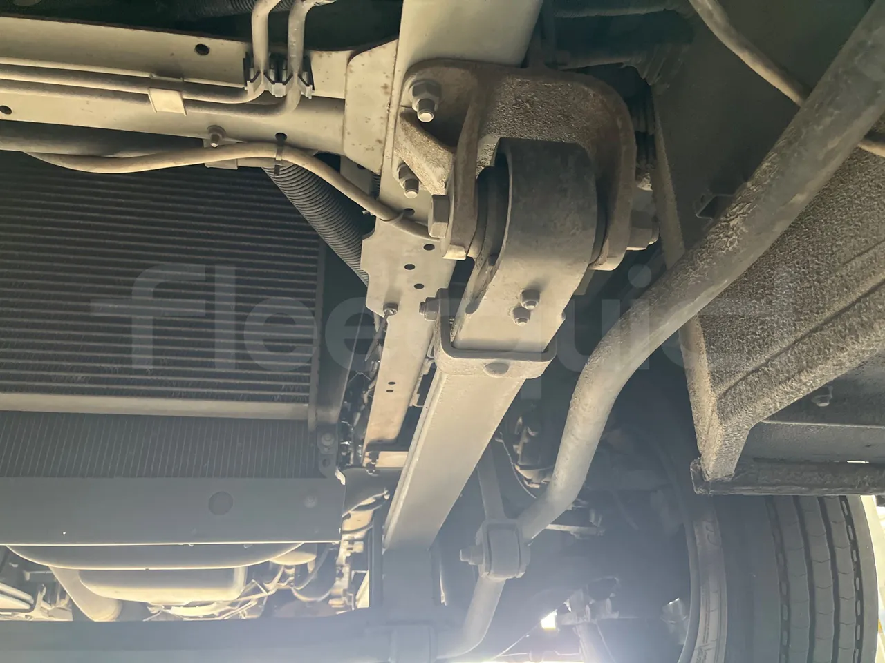 ISUZU Novo Novo Ultra/ Euro 5 - 140 Kw - 7,305 Mt - front air springs left