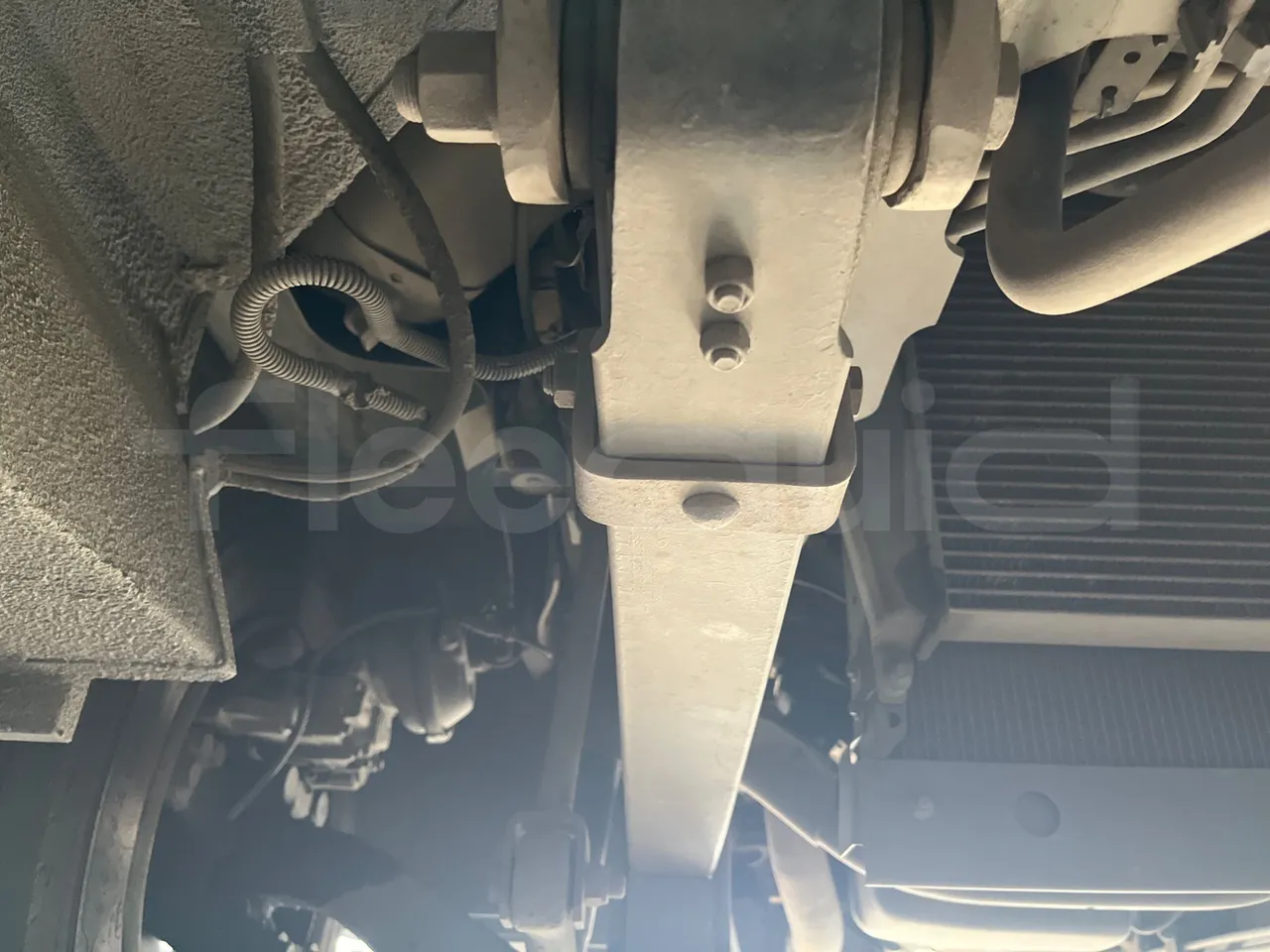 ISUZU Novo Novo Ultra/ Euro 5 - 140 Kw - 7,305 Mt - front air springs right