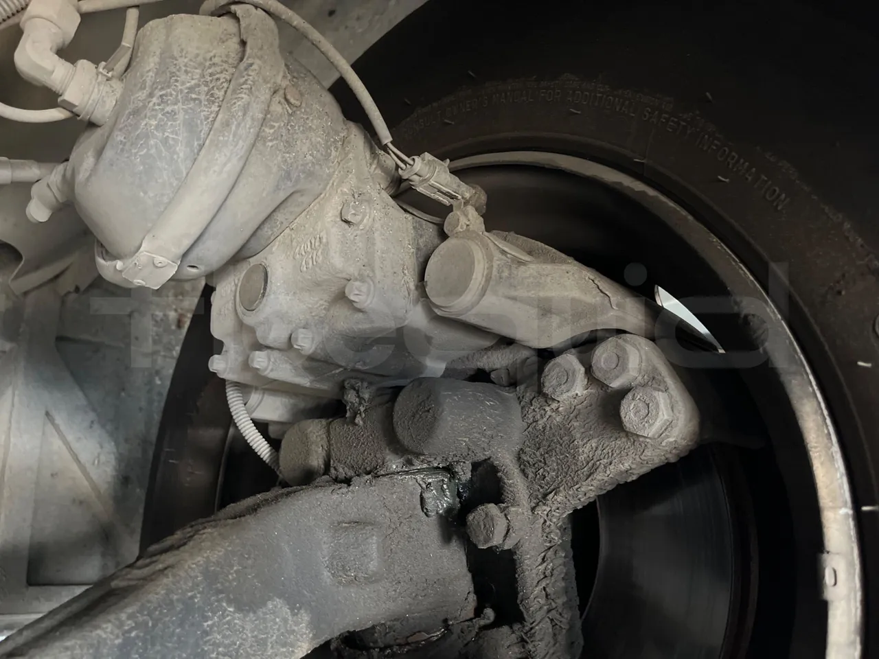 ISUZU Novo Novo Ultra/ Euro 5 - 140 Kw - 7,305 Mt - front brake calipers right