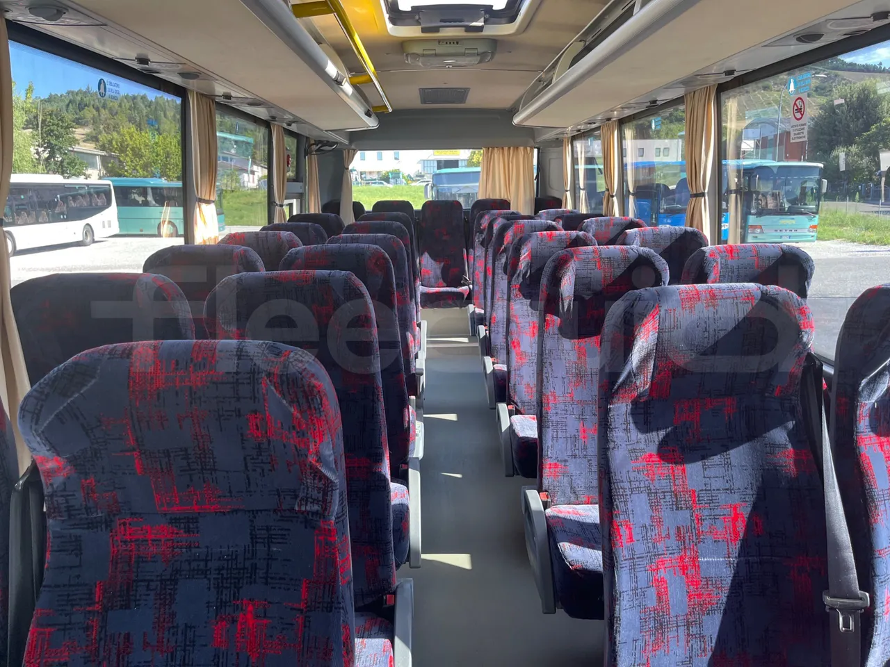 ISUZU Novo Novo Ultra/ Euro 5 - 140 Kw - 7,305 Mt - interior reverse seats driver height (mandatory for bus to scrap)