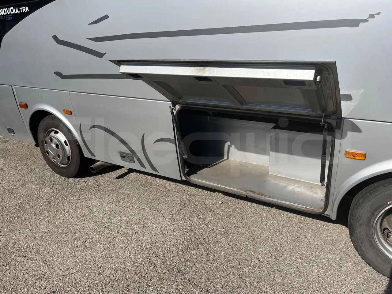 ISUZU Novo Novo Ultra/ Euro 5 - 140 Kw - 7,305 Mt - luggage rack photo