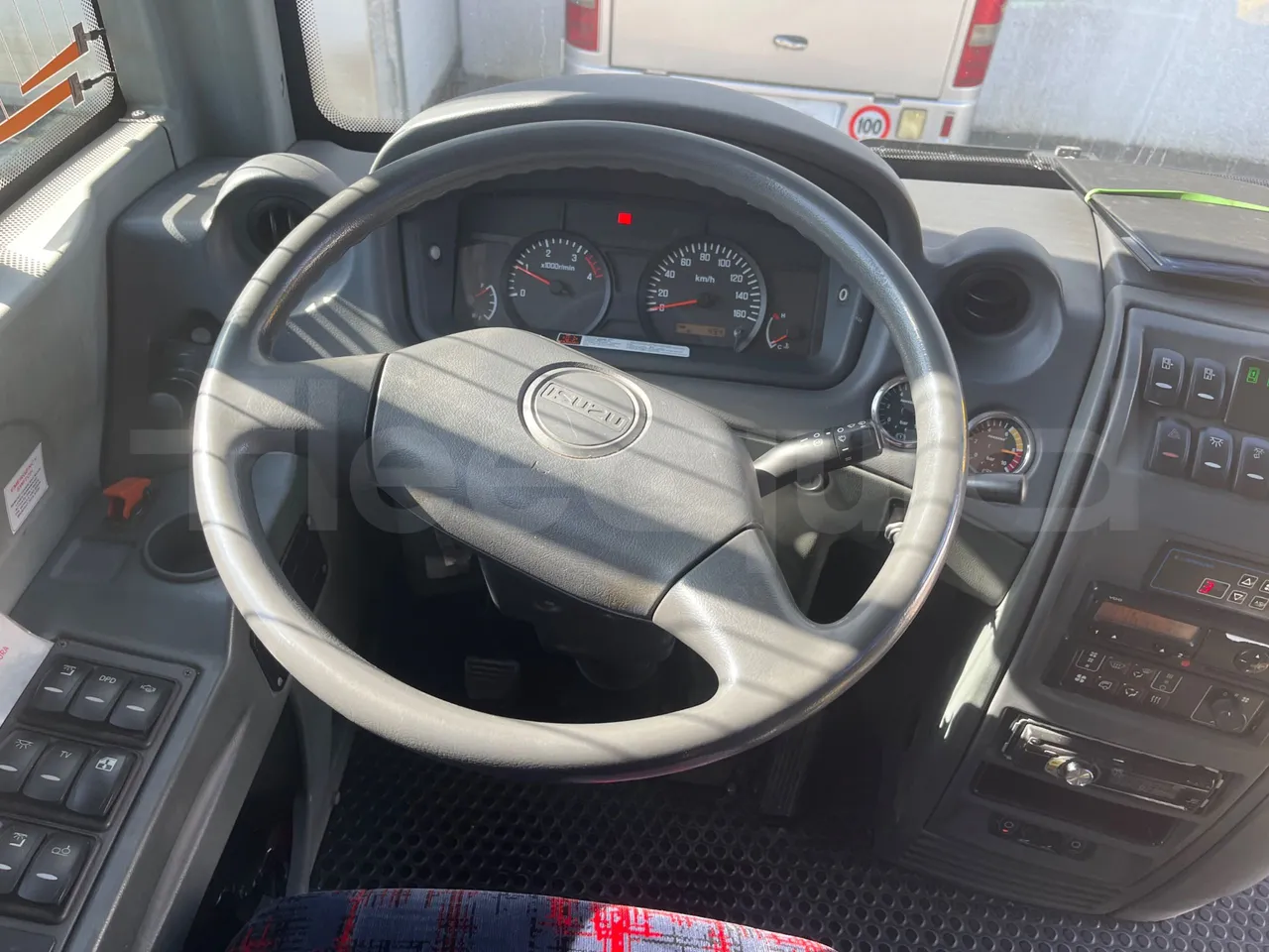 ISUZU Novo Novo Ultra/ Euro 5 - 140 Kw - 7,305 Mt - steering wheel photo