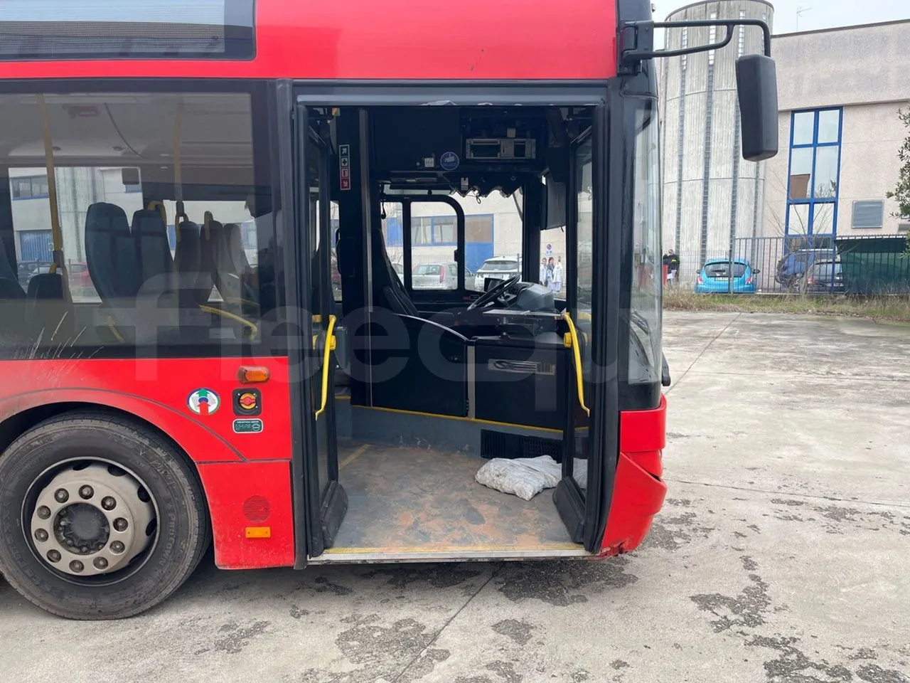 Solaris Urbino 12 - Euro6 - 240kW - 12mt - front door 1 open