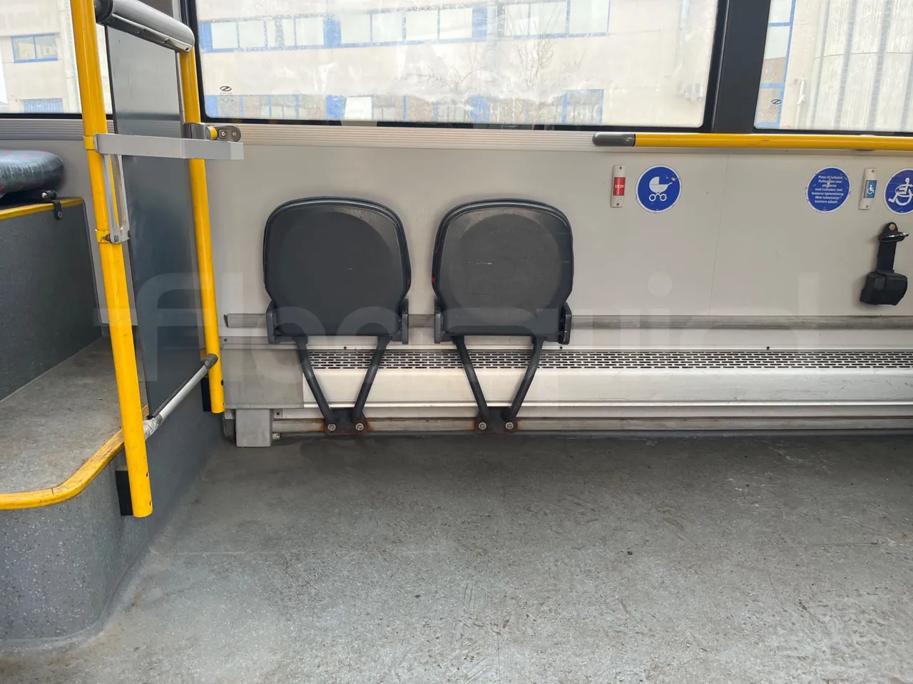 Solaris Urbino 12 - Euro6 - 240kW - 12mt - folding seat photo