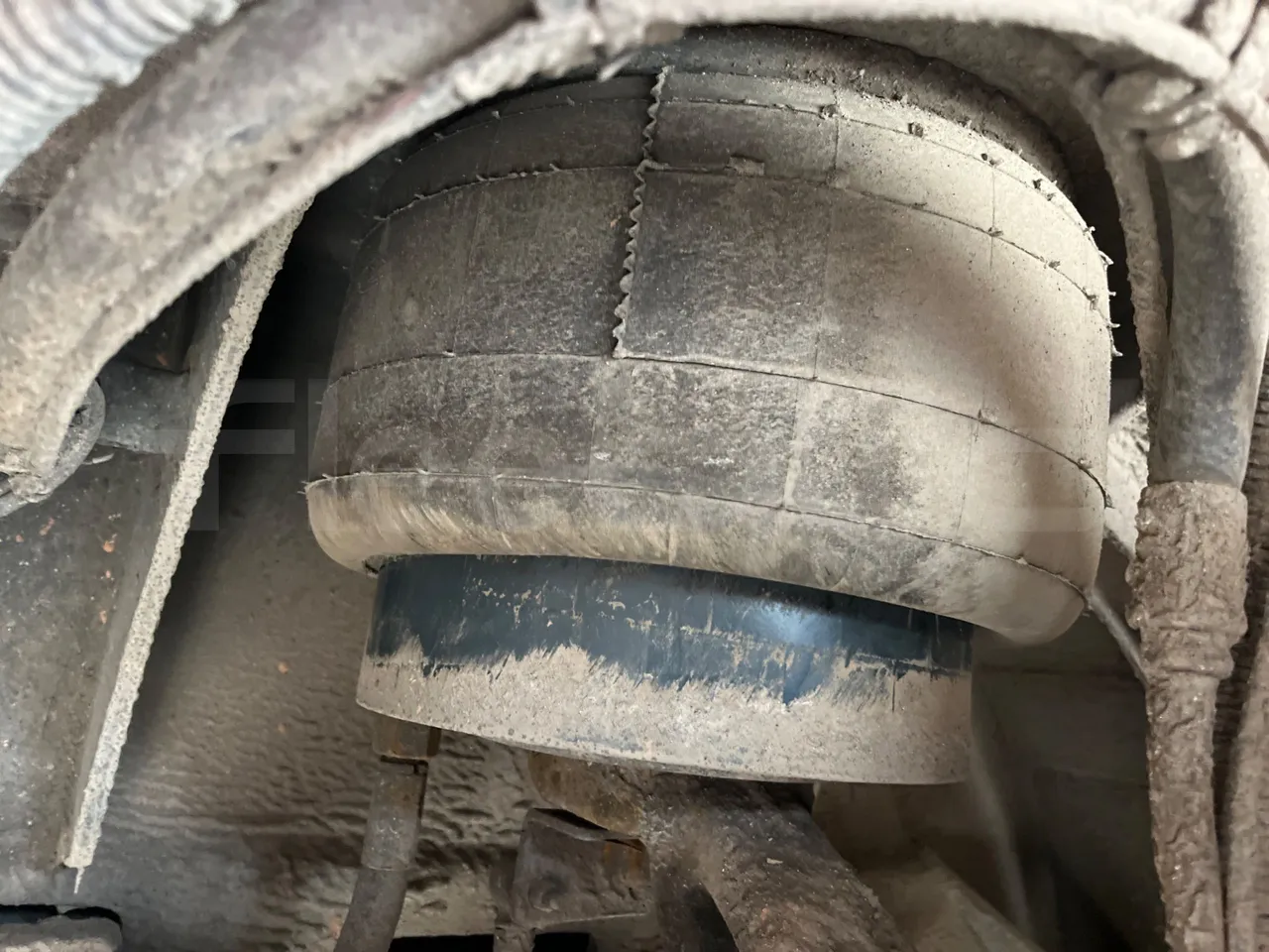 Solaris Urbino 12 - Euro6 - 240kW - 12mt - front air springs left