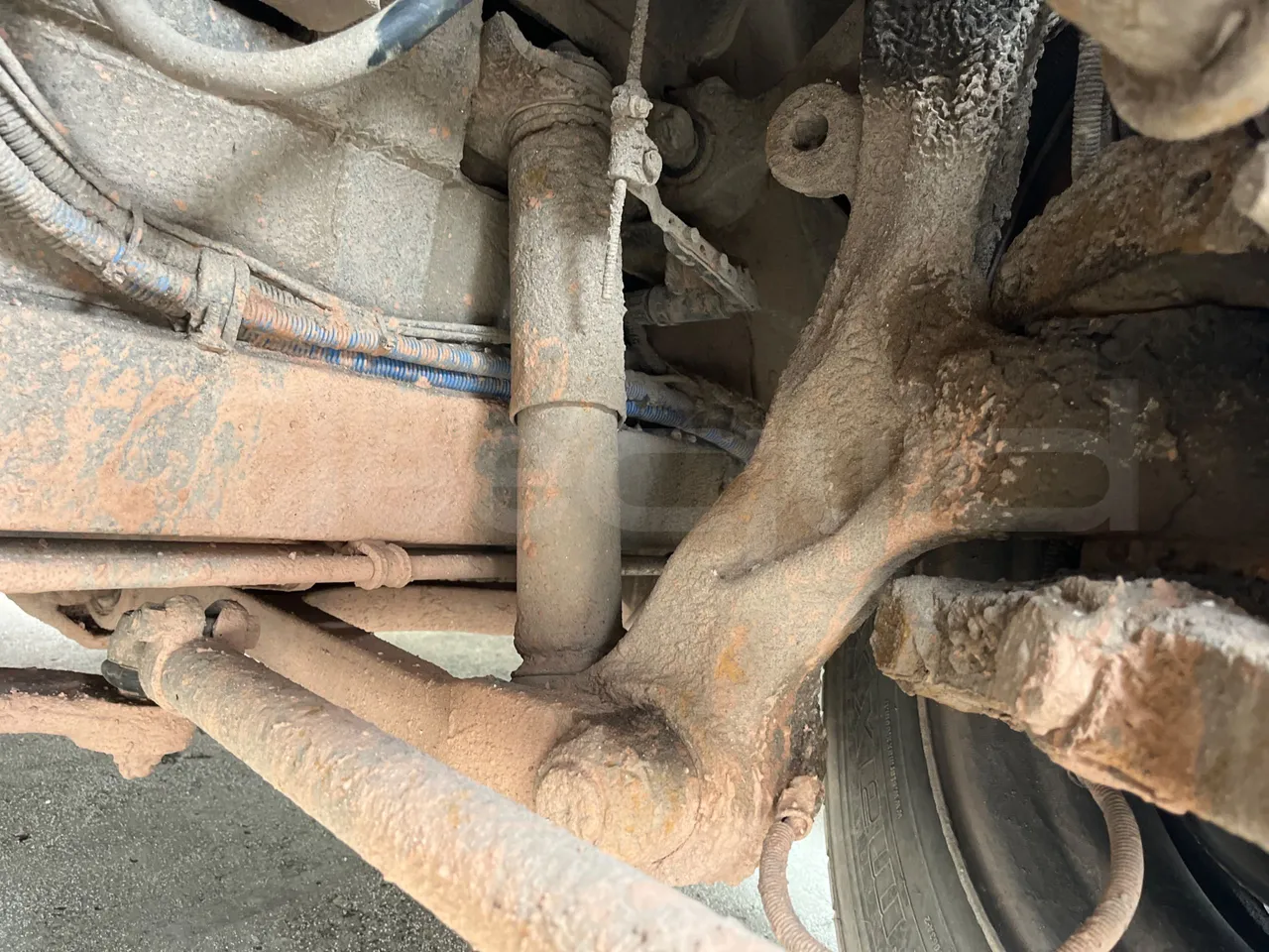 Solaris Urbino 12 - Euro6 - 240kW - 12mt - front shock absorbers left