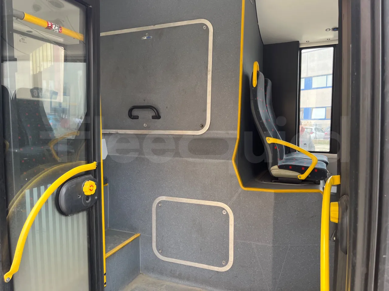 Solaris Urbino 12 - Euro6 - 240kW - 12mt - floor hatches photo