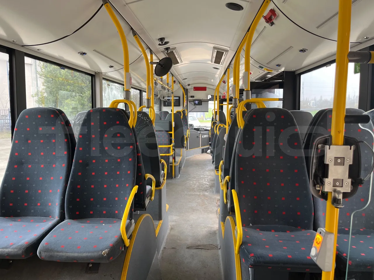 Solaris Urbino 12 - Euro6 - 240kW - 12mt - reverse view middle aisle