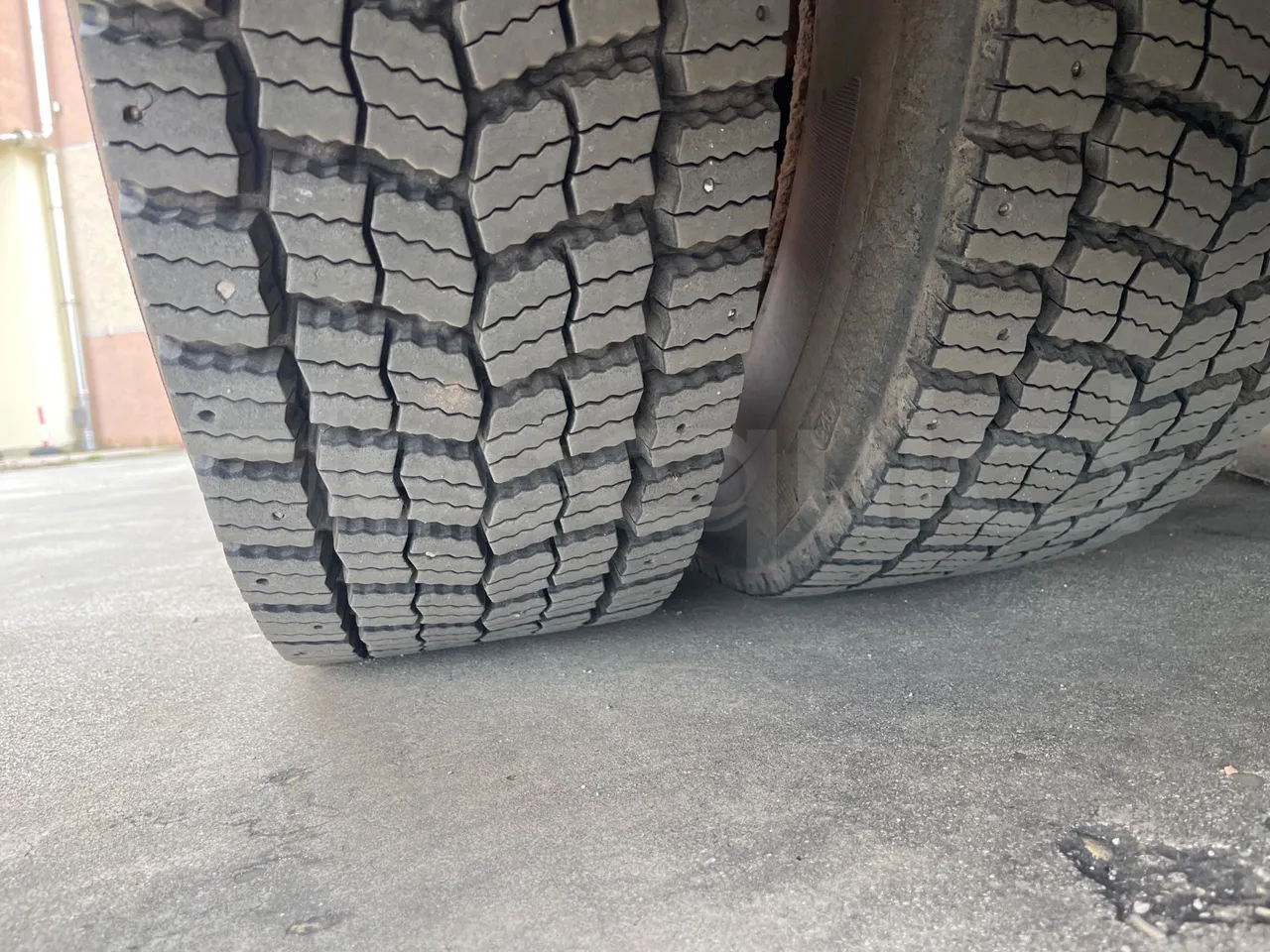 Solaris Urbino 12 - Euro6 - 240kW - 12mt - tread condition front tires left