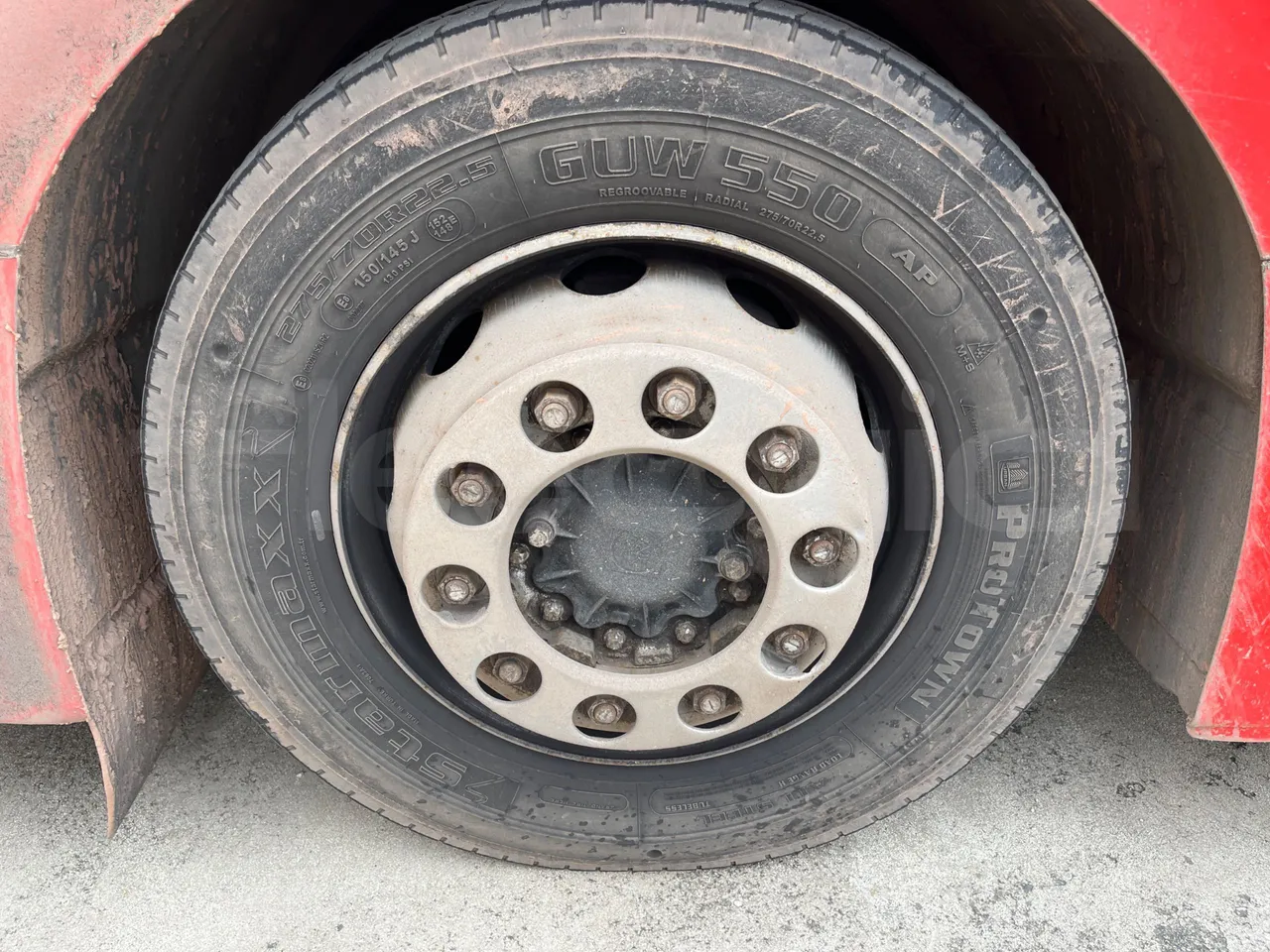 Solaris Urbino 12 - Euro6 - 240kW - 12mt - front left tire measurements