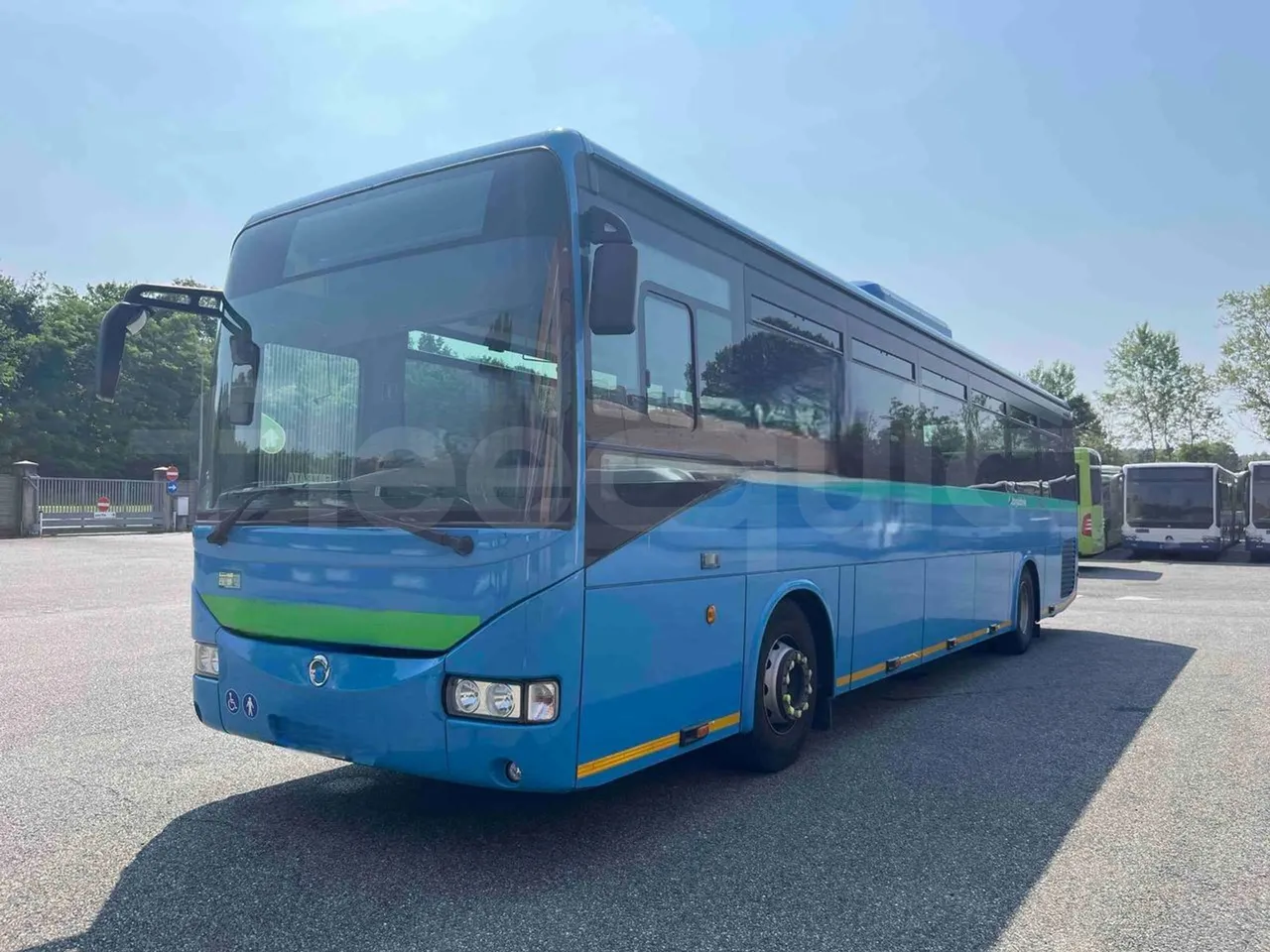 Iveco Crossway - 3/4 front left
