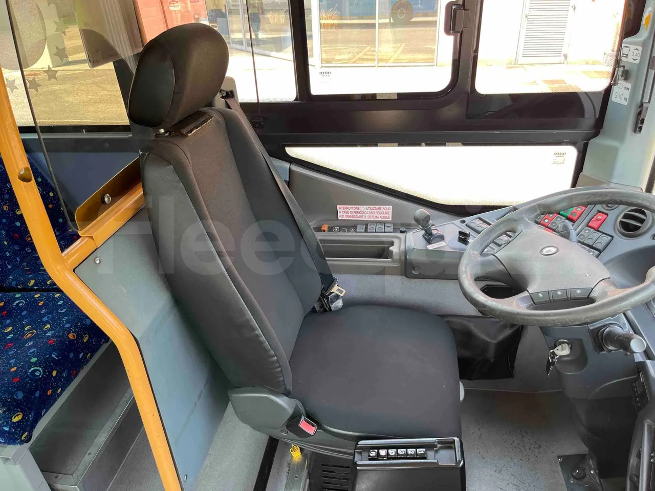 Iveco Crossway - driver's seat photo