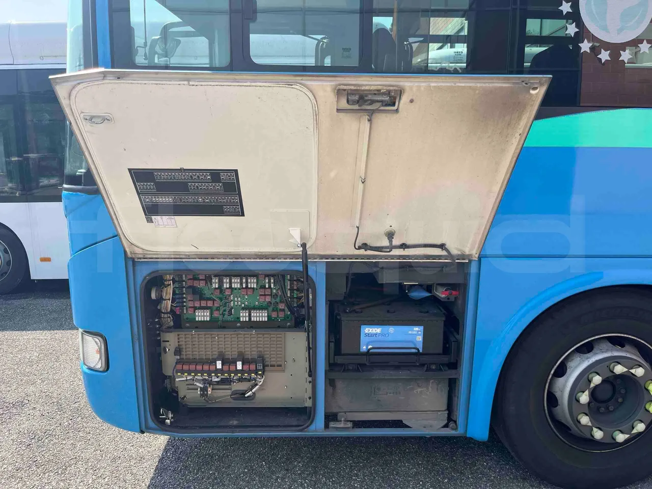 Iveco Crossway - external compartments photo