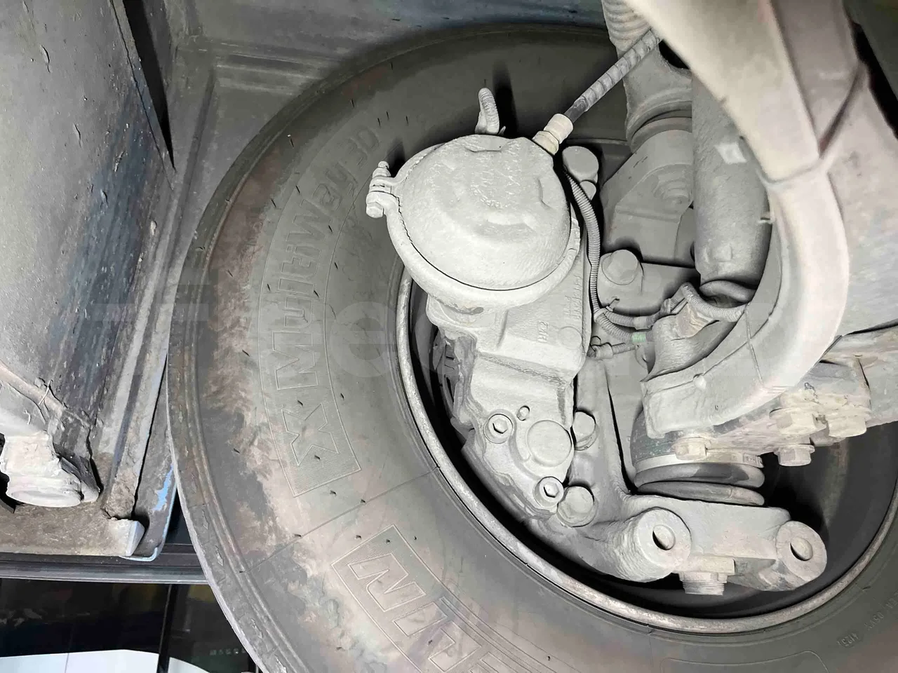 Iveco Crossway - front brake calipers right