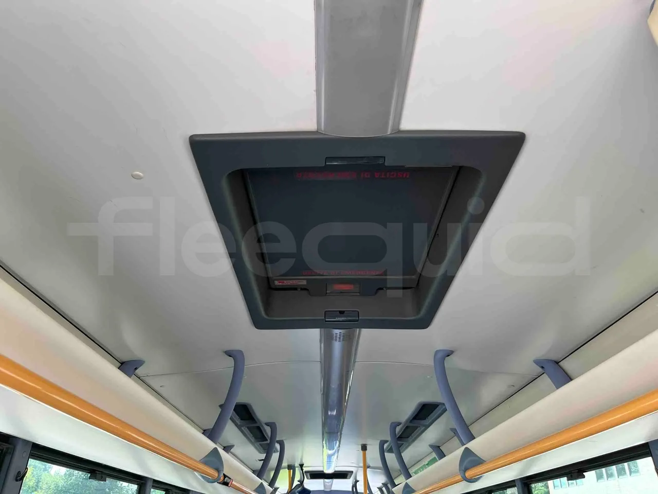 Iveco Crossway - roof hatch 1
