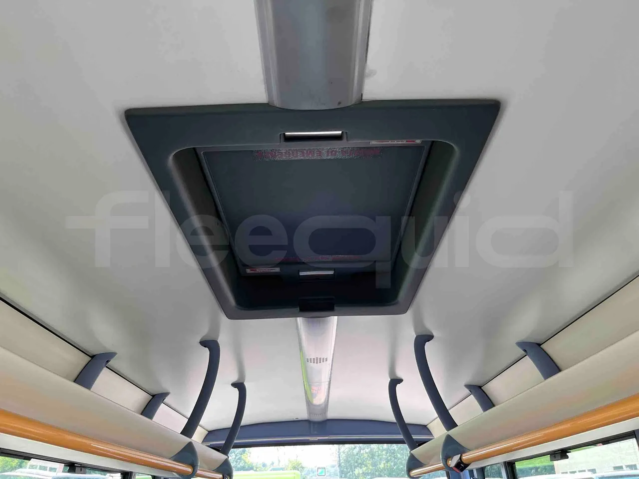 Iveco Crossway - roof hatch 2