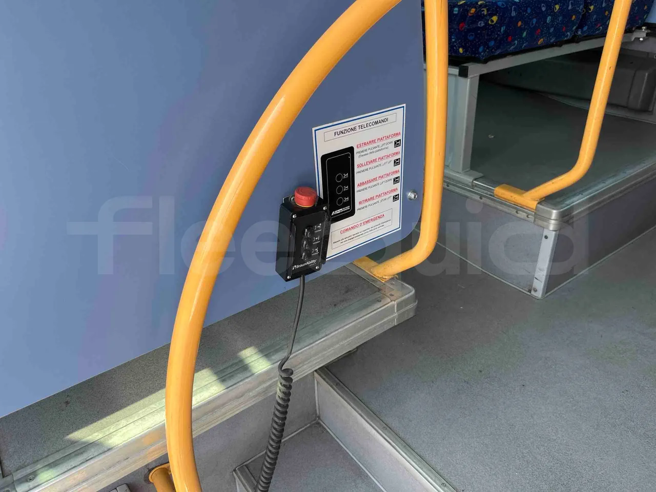 Iveco Crossway - monitor detail photo