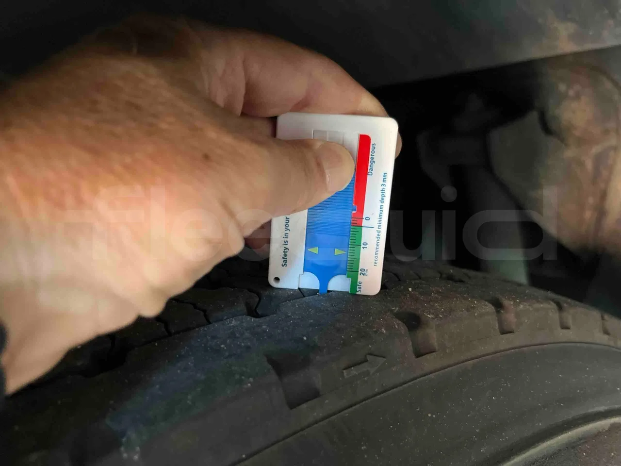Iveco Crossway - tread condition front tires left