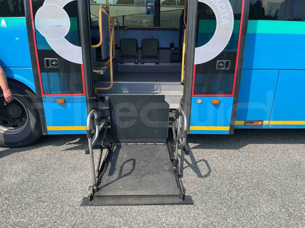 Iveco Crossway - platform open photo