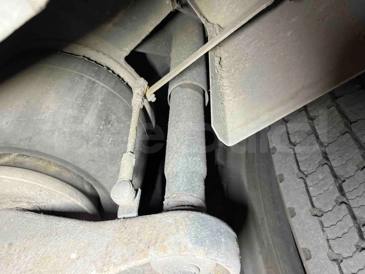 Iveco Crossway - axle 2 shock absorbers 1 left