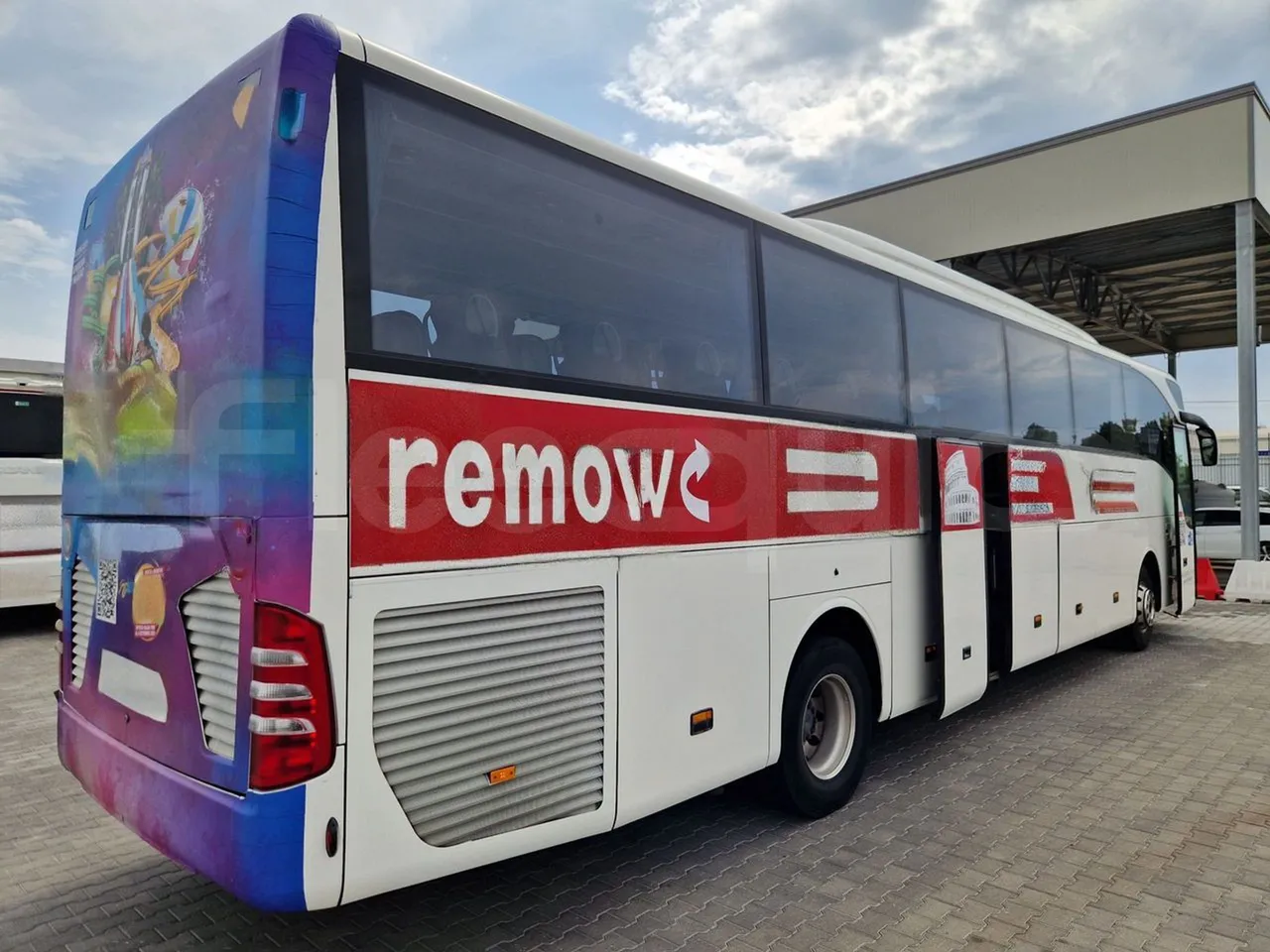 Mercedes-Benz Tourismo RHD 632 01 - EUR6 - 290kW - 12.96m - 3/4 right rear doors open