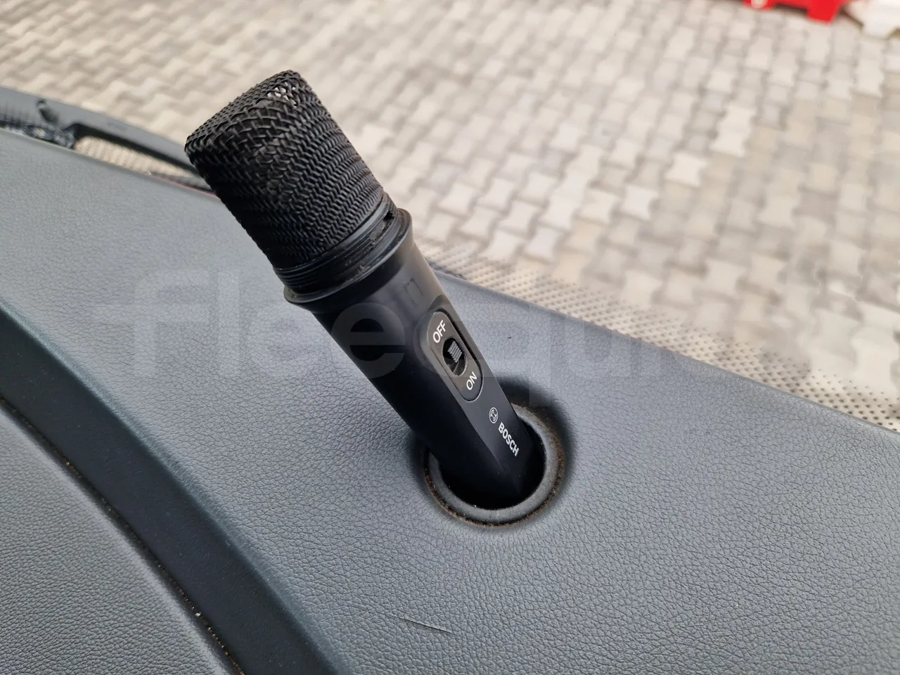 Mercedes-Benz Tourismo RHD 632 01 - EUR6 - 290kW - 12.96m - hostes microphone accessories photo