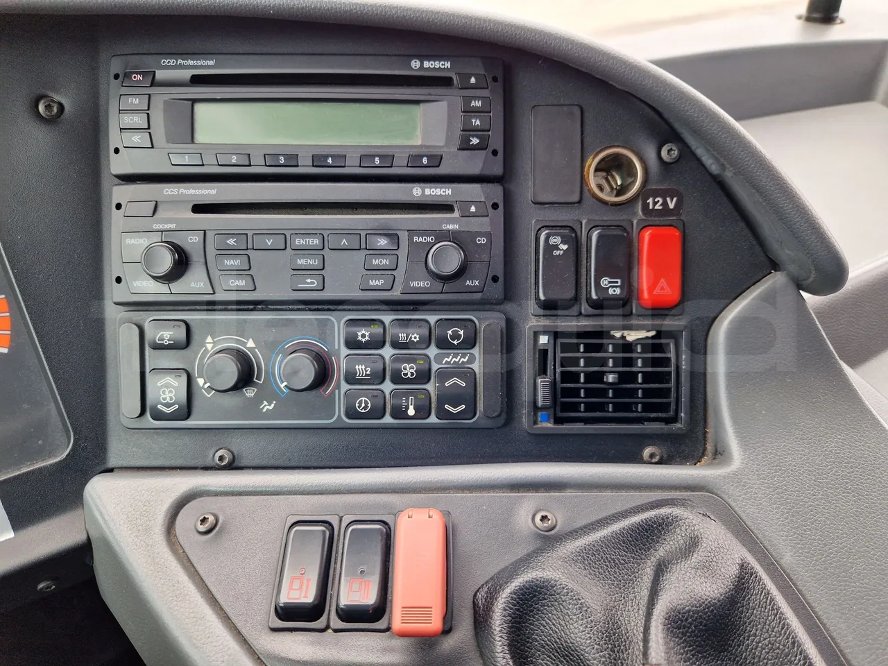 Mercedes-Benz Tourismo RHD 632 01 - EUR6 - 290kW - 12.96m - onboard devices 1