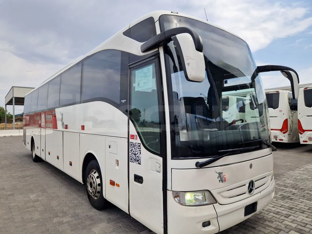 Mercedes-Benz Tourismo RHD 632 01 - EUR6 - 290kW - 12.96m - Base cover photo