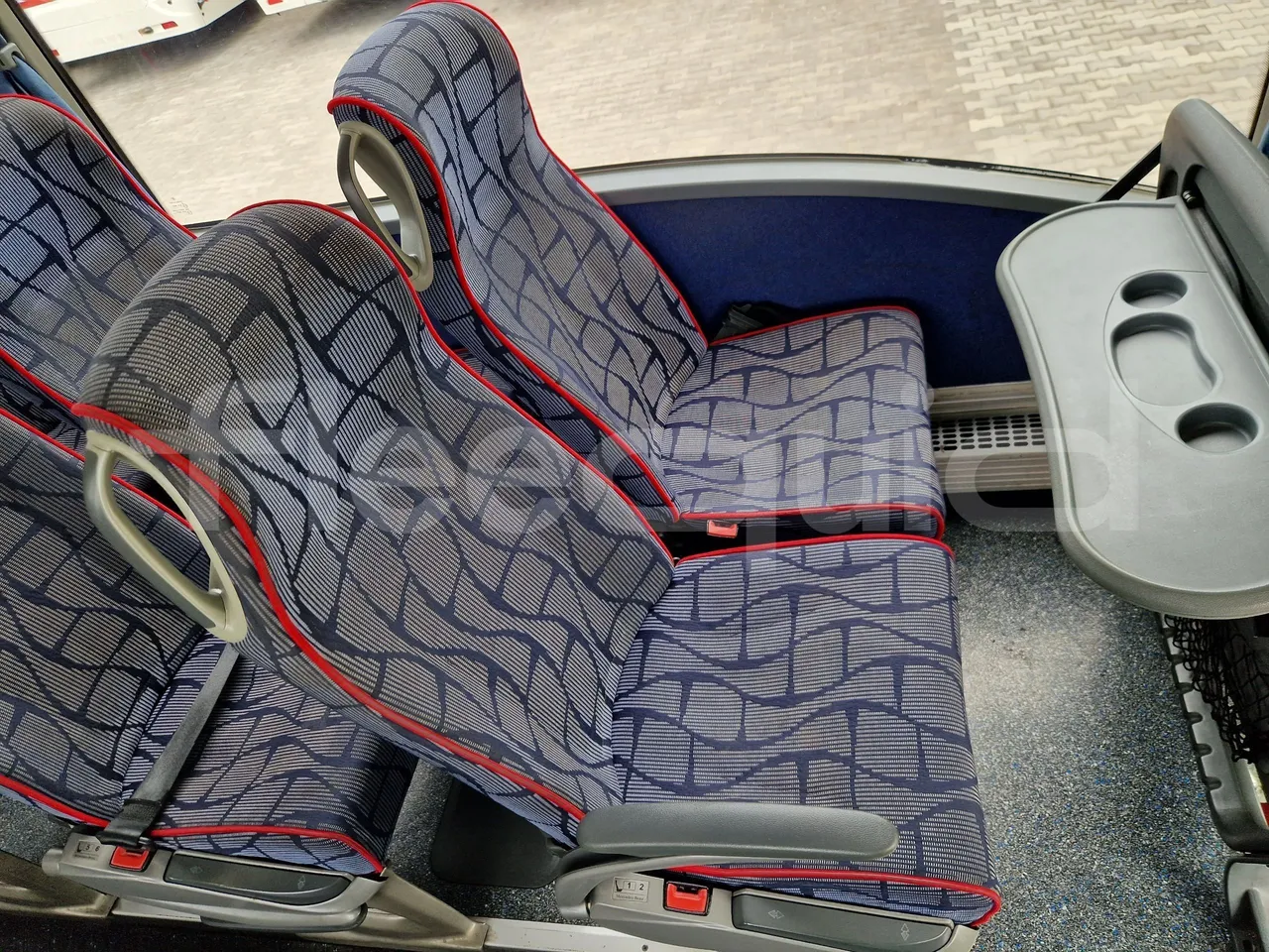Mercedes-Benz Tourismo RHD 632 01 - EUR6 - 290kW - 12.96m - single seat detail