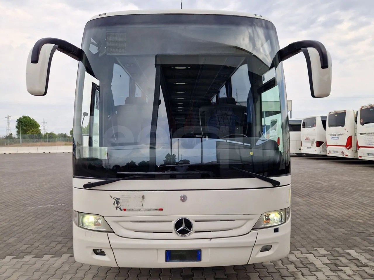 Mercedes-Benz Tourismo RHD 632 01 - EUR6 - 290kW - 12.96m - front photo
