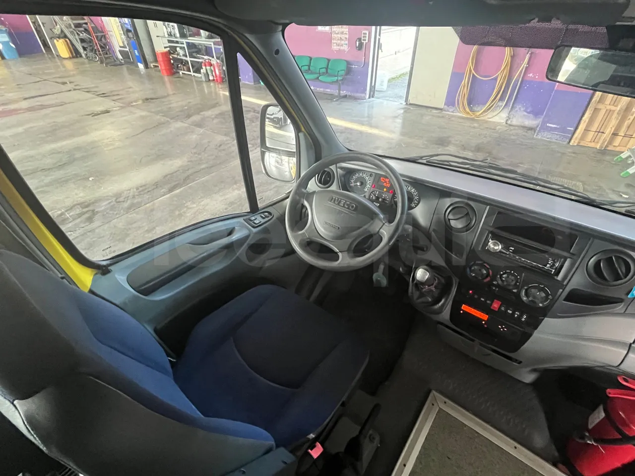 Iveco A50 A50-E4-21-B/ Euro 4 - 130 Kw - 6,948 Mt - buttons panels on