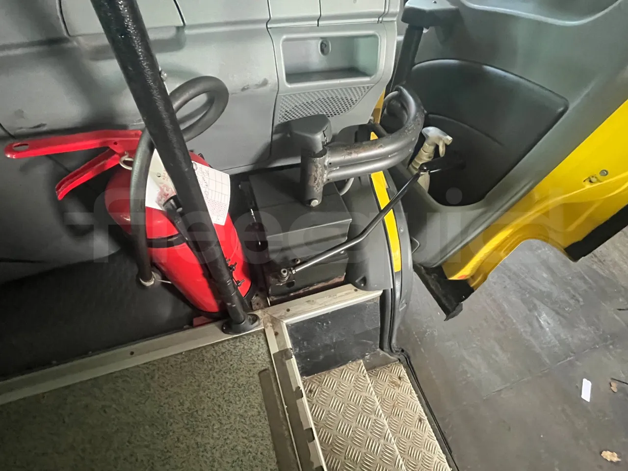 Iveco A50 A50-E4-21-B/ Euro 4 - 130 Kw - 6,948 Mt - door mechanism photo