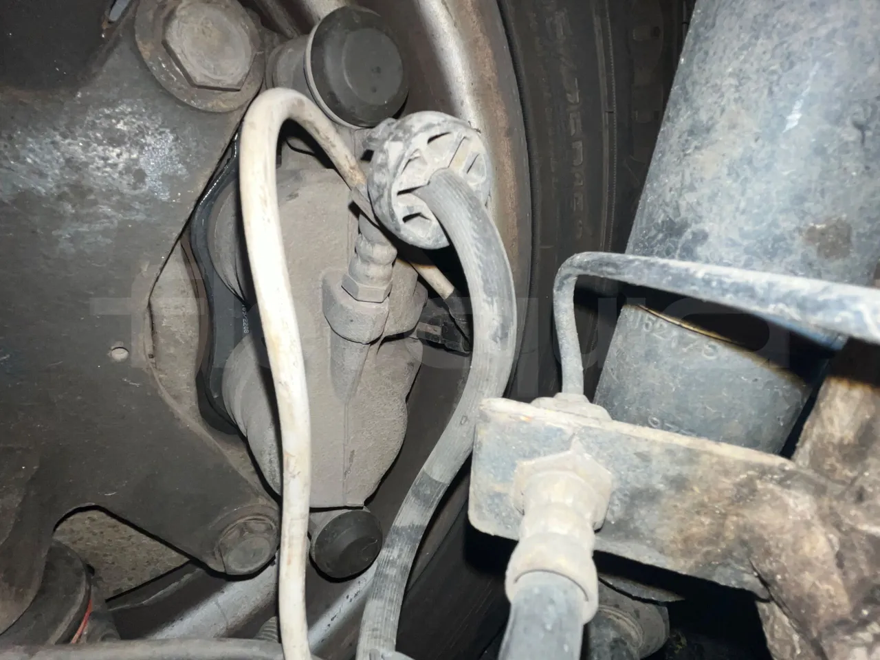 Iveco A50 A50-E4-21-B/ Euro 4 - 130 Kw - 6,948 Mt - front brake calipers right