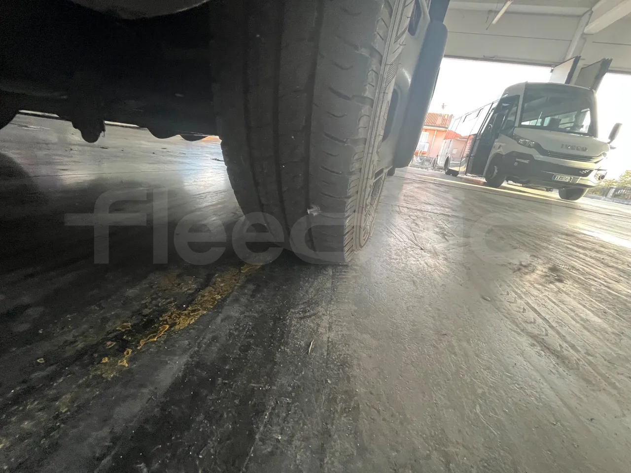 Iveco A50 A50-E4-21-B/ Euro 4 - 130 Kw - 6,948 Mt - tread condition front tires right