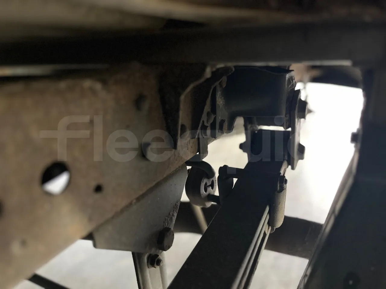 Iveco A50 A50-E4-21-B/ Euro 4 - 130 Kw - 6,948 Mt - axel 2 leaf spring right