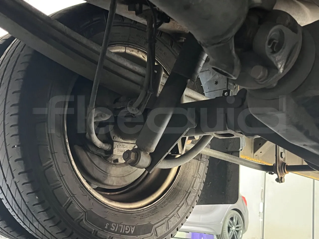 Iveco A50 A50-E4-21-B/ Euro 4 - 130 Kw - 6,948 Mt - axle 2 shock absorbers 1 right