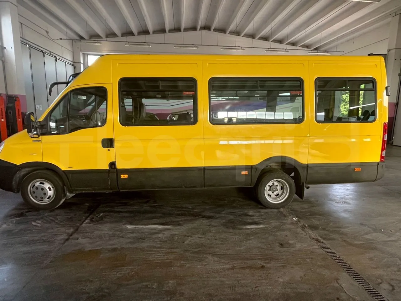 Iveco A50 A50-E4-21-B/ Euro 4 - 130 Kw - 6,948 Mt - left side photo