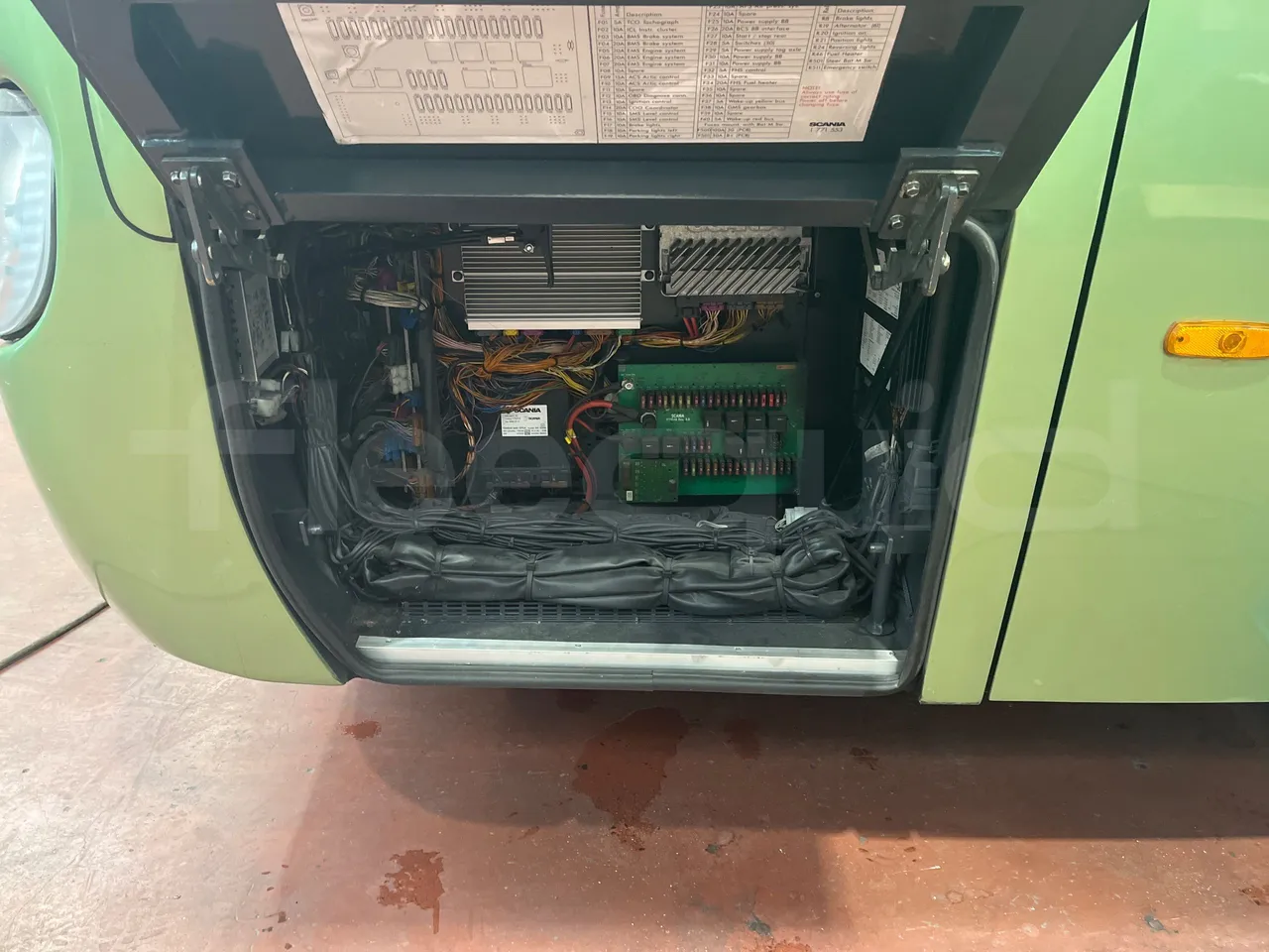 Irizar Scania K380EB - EUR4 - 279kW - 12m - external compartments photo