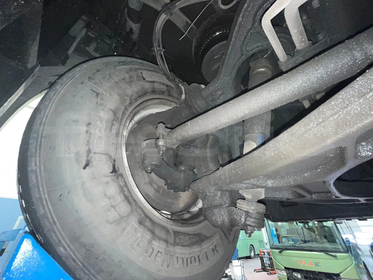 Irizar Scania K380EB - EUR4 - 279kW - 12m - front shock absorbers left