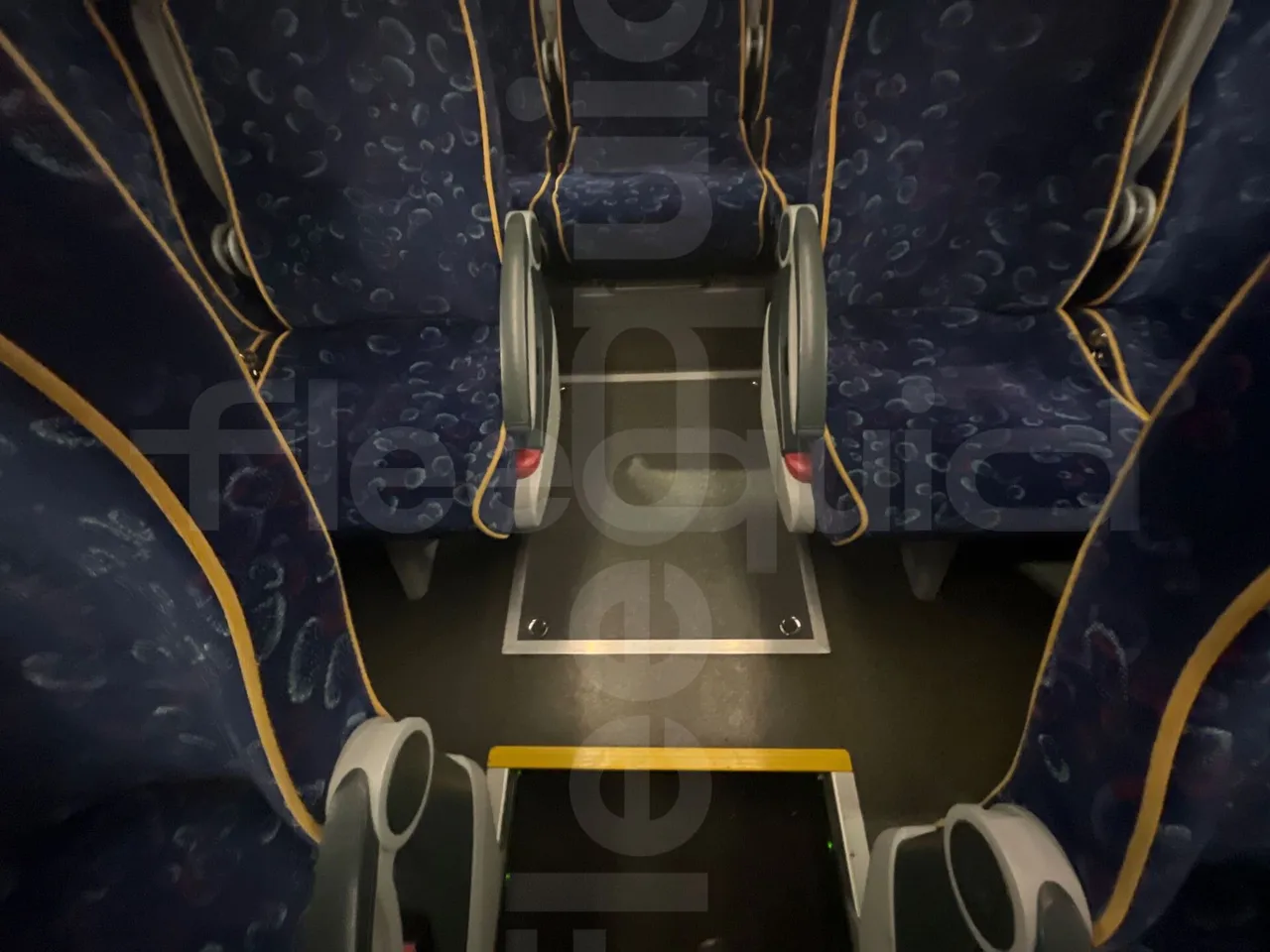 Irizar Scania K380EB - EUR4 - 279kW - 12m - floor hatches photo