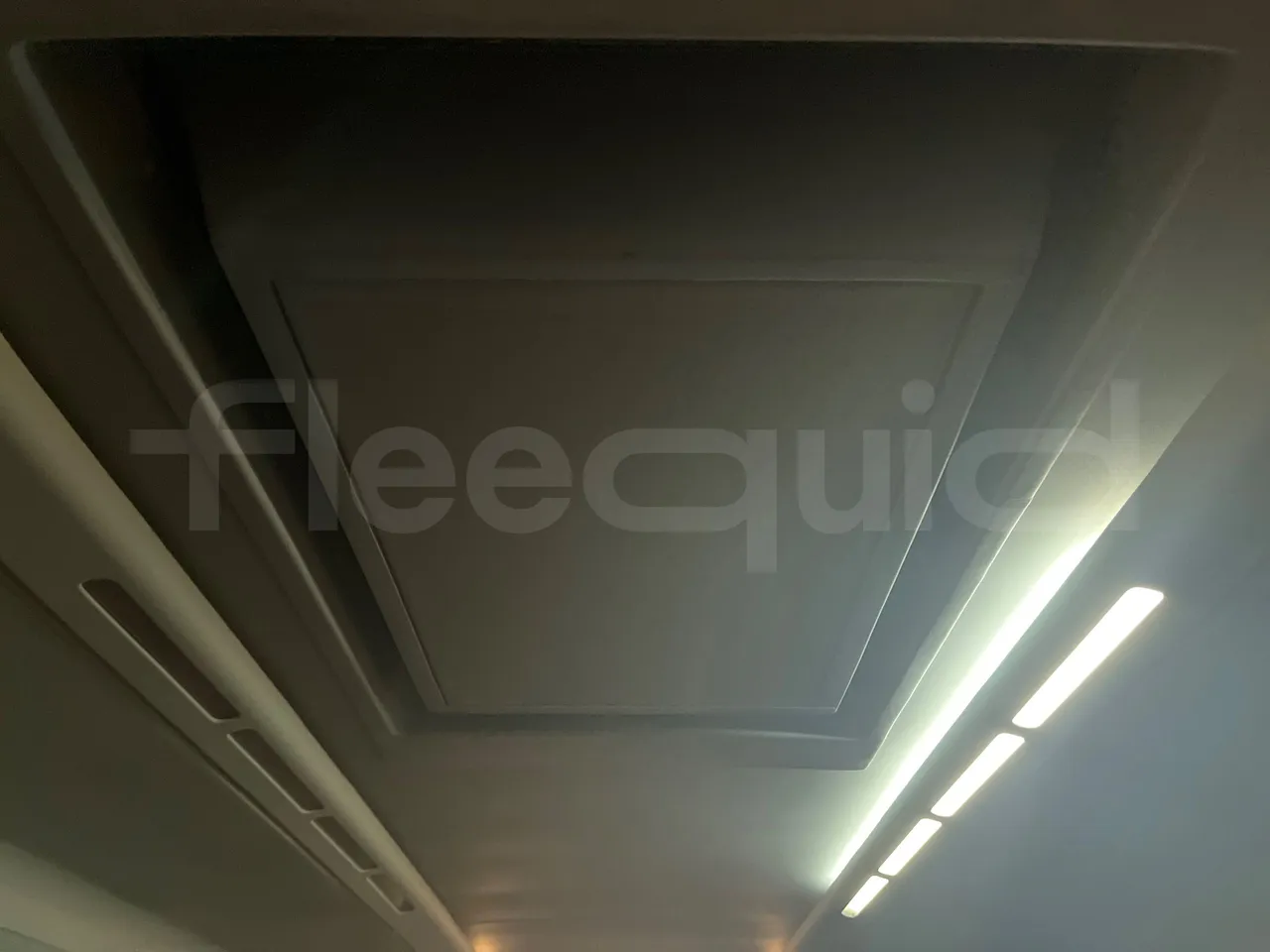 Irizar Scania K380EB - EUR4 - 279kW - 12m - roof hatch 1