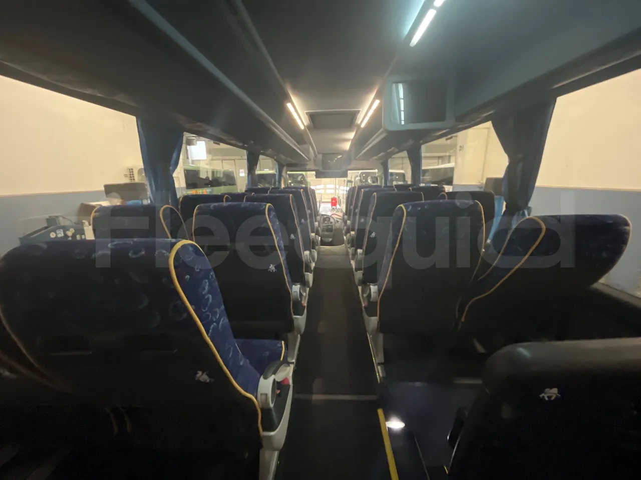 Irizar Scania K380EB - EUR4 - 279kW - 12m - forward view middle aisle