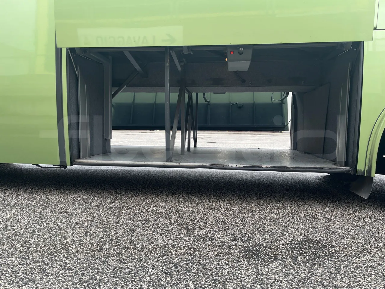 Irizar Scania K380EB - EUR4 - 279kW - 12m - luggage rack photo