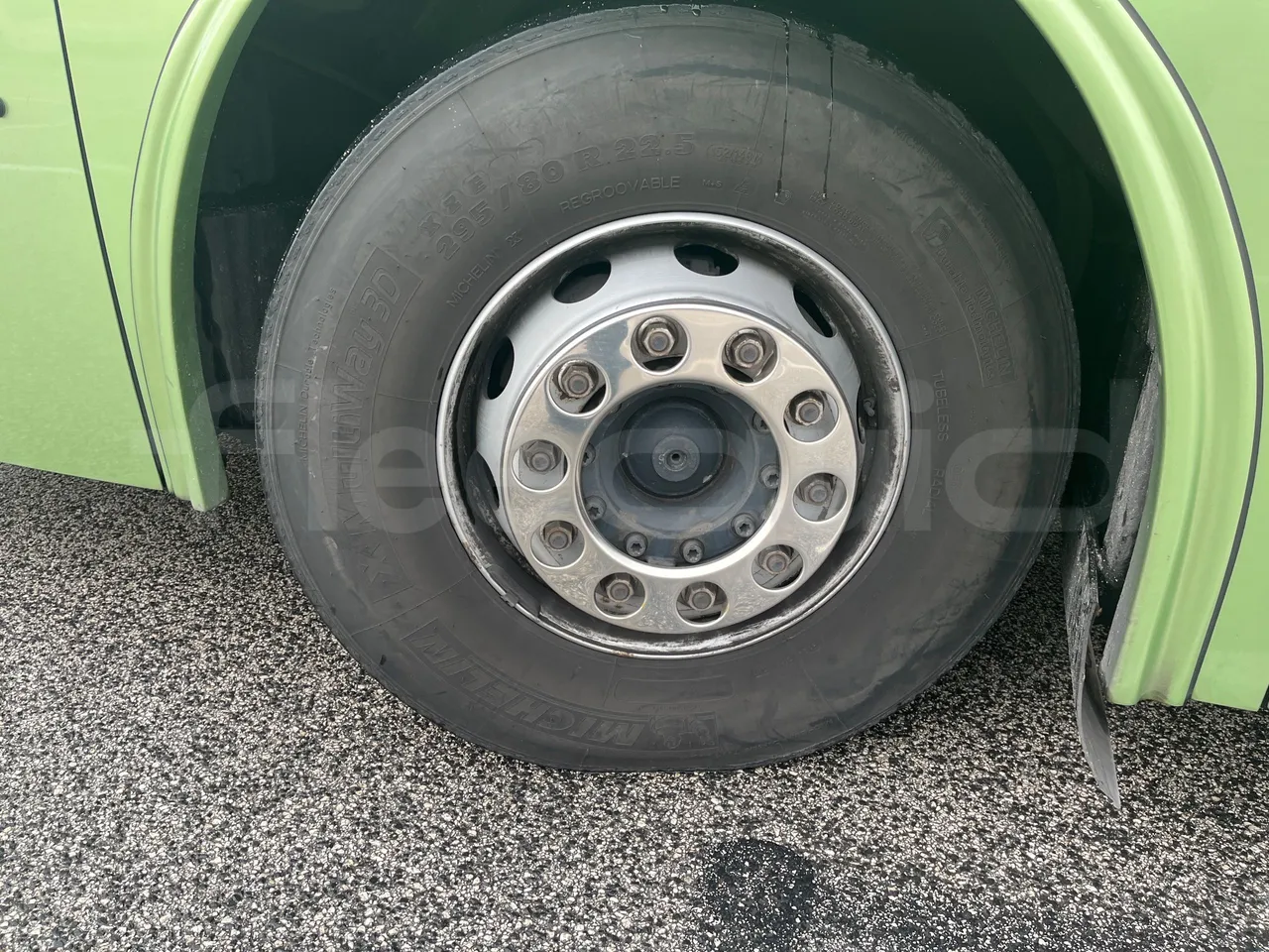 Irizar Scania K380EB - EUR4 - 279kW - 12m - front left tire measurements